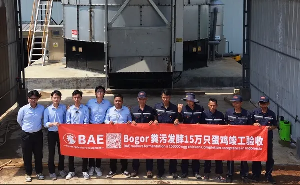 Tim BAE saat serah terima proyek kandang di Bogor